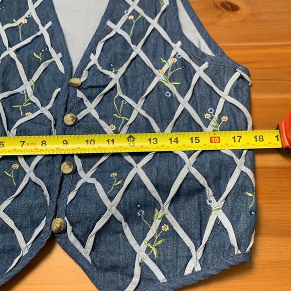 Victoria Jones Petite Vest w  Embellishments & Embroidery, 100% cotton, buttons - Picture 12 of 15